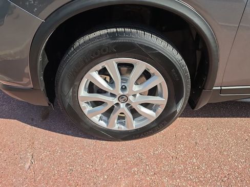 Used 2020 Nissan Rogue SV AWD/4WD image 25
