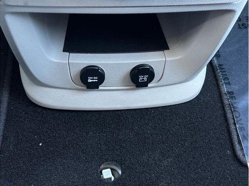 Used 2017 Dodge Grand Caravan SE w/ Power Window Group FWD image 18