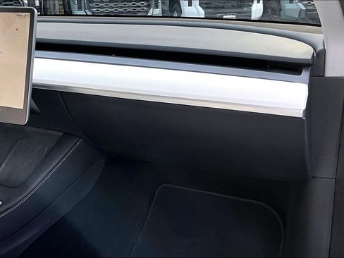 Used 2023 Tesla Model Y Long Range image 15