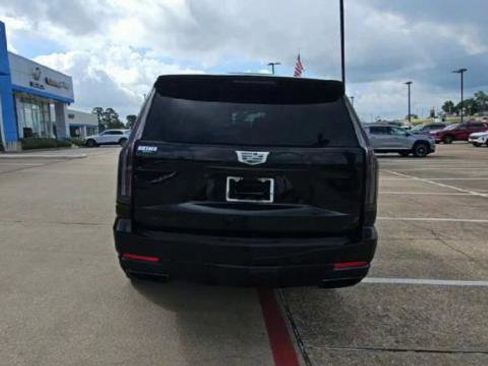Used 2025 Cadillac Escalade ESV Sport w/ LPO, ONYX Package AWD/4WD image 6