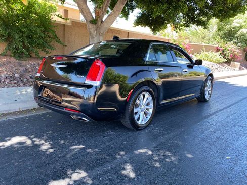 Used 2019 Chrysler 300 Limited AWD/4WD image 7