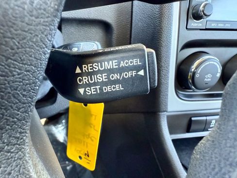 Used 2011 Dodge Caliber Mainstreet image 23