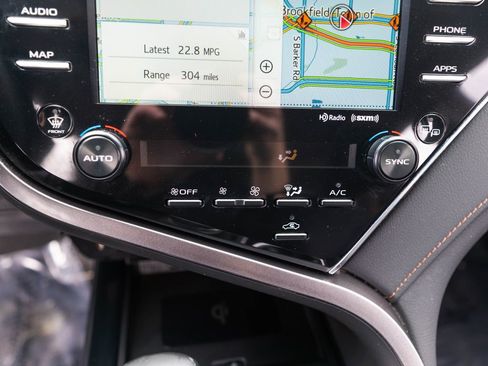 Used 2018 Toyota Camry XLE w/ Driver Assist Package image 32