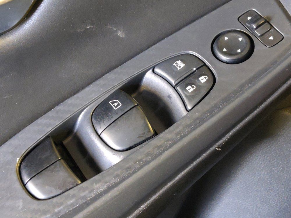 Used 2025 Nissan Sentra SV FWD image 27