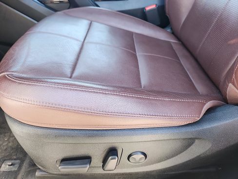 Used 2023 Kia Telluride EX w/ EX Captain's Chair Package AWD/4WD image 24
