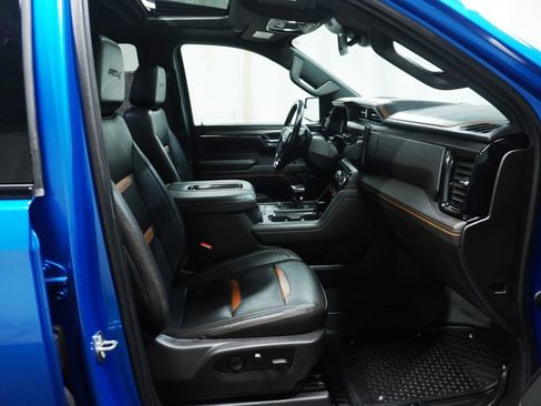 Used 2022 GMC Sierra 1500 AT4 w/ AT4 Preferred Package image 11