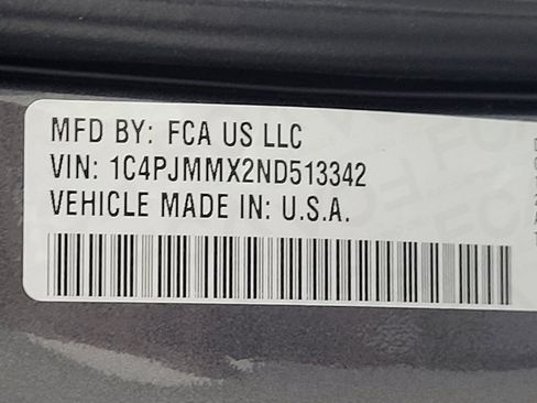 Used 2022 Jeep Cherokee Latitude Lux w/ Mopar Interior Package AWD/4WD image 33