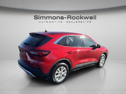 Used 2023 Ford Escape Active image 5