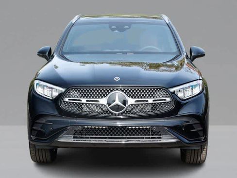 Used 2026 Mercedes-Benz GLC 300 image 2