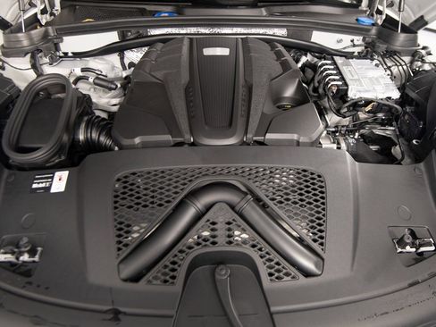 New 2026 Porsche Macan S image 39