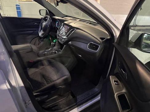 Used 2021 Chevrolet Equinox LT image 8