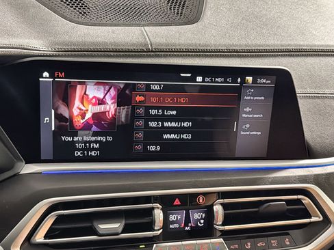 Used 2022 BMW X7 M50i w/ Dynamic Handling Package image 18