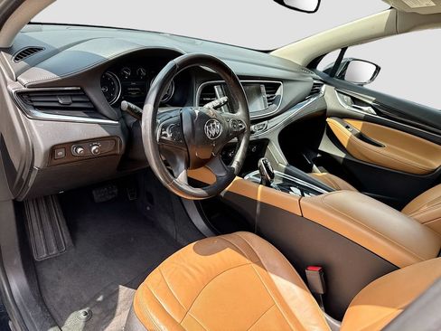 Used 2018 Buick Enclave Essence FWD image 9