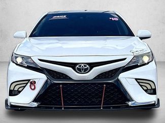 Used 2018 Toyota Camry SE video 2
