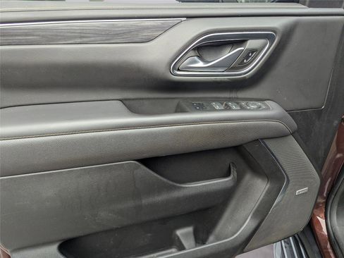 Used 2022 GMC Yukon XL SLT w/ SLT Luxury Package image 28