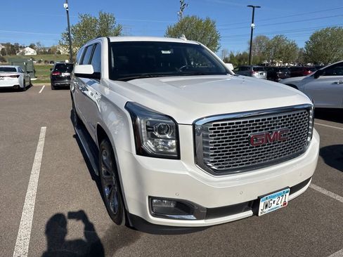 Used 2016 GMC Yukon XL Denali w/ Open Road Package AWD/4WD image 8