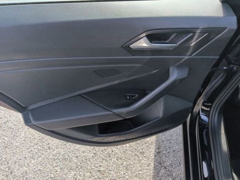 Used 2024 Volkswagen Jetta SE image 26