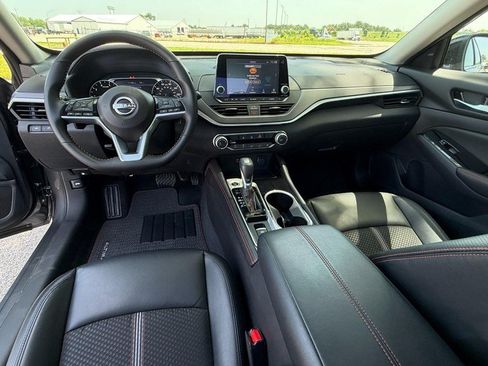 Used 2025 Nissan Altima 2.5 SR AWD/4WD image 19