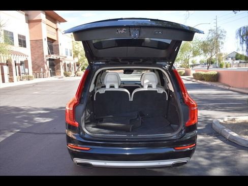 Used 2021 Volvo XC90 T5 Momentum AWD/4WD image 25