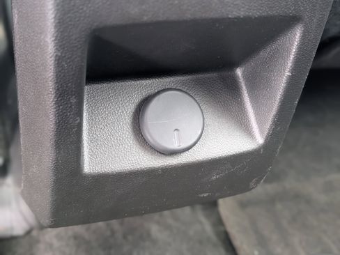 Used 2017 Chevrolet Equinox LT w/ Convenience Package image 38