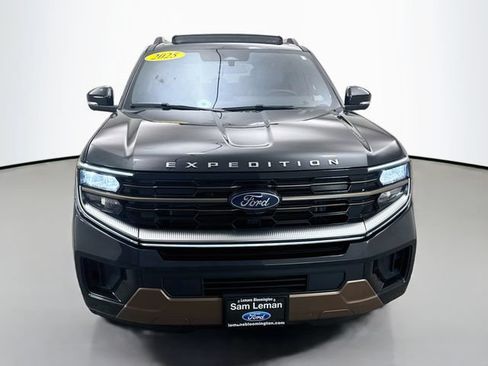 Used 2025 Ford Expedition King Ranch AWD/4WD image 2