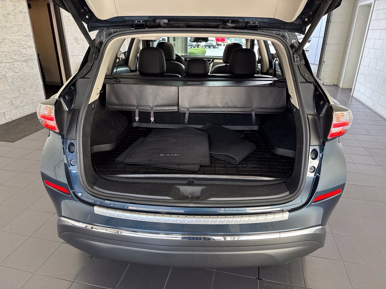 Used 2018 Nissan Murano Platinum w/ Cargo Package FWD image 9