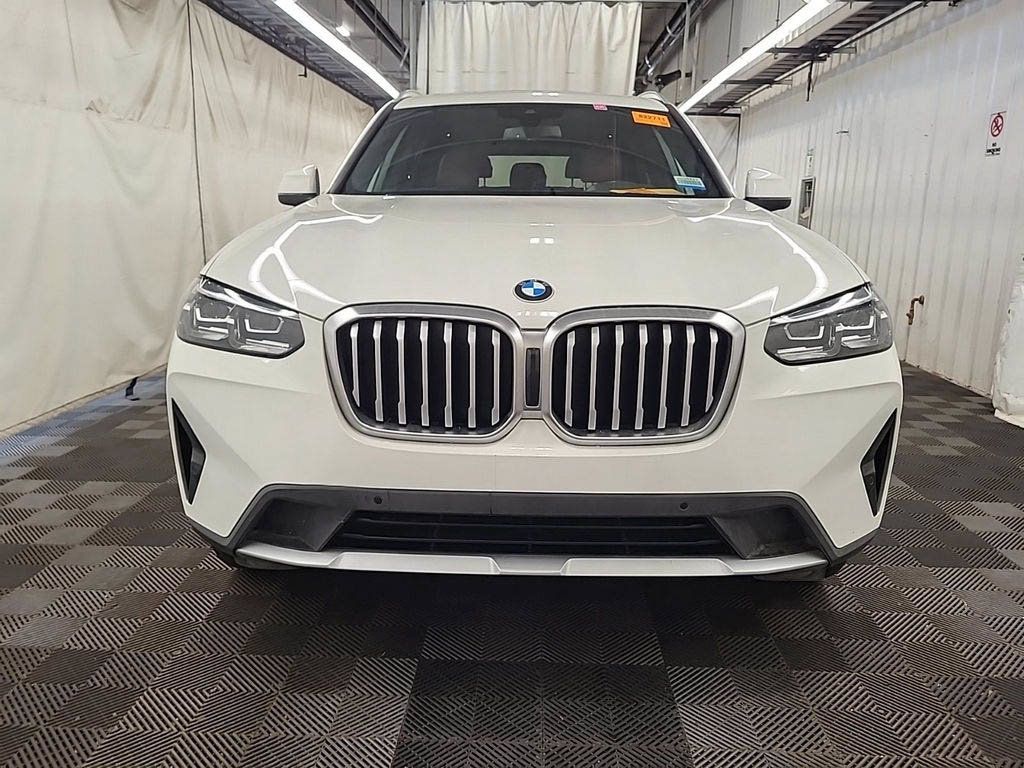 Used 2022 BMW X3 xDrive30i AWD/4WD image 3