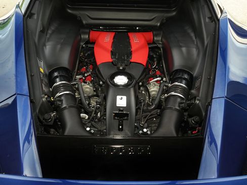 Used 2020 Ferrari F8 Tributo image 32