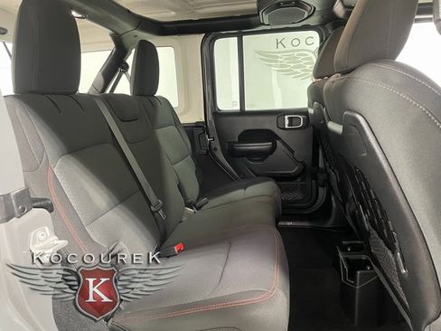 Used 2021 Jeep Wrangler Unlimited Rubicon w/ Uconnect 4C Nav & Sound Group image 21