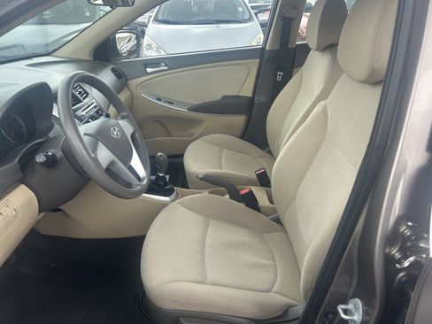 Used 2014 Hyundai Accent GLS image 9