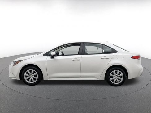 Used 2025 Toyota Corolla LE FWD image 4