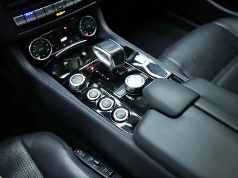 Used 2012 Mercedes-Benz CLS 63 AMG image 38