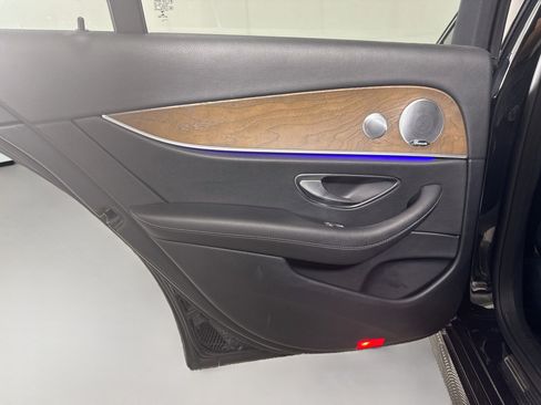 Used 2018 Mercedes-Benz E 300 image 26