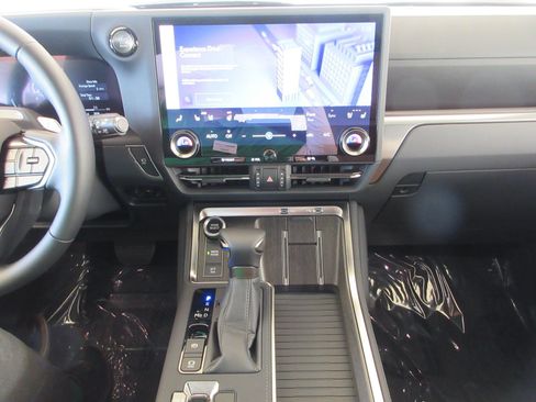 Used 2026 Lexus GX 550 w/ Cold Area Package AWD/4WD image 39