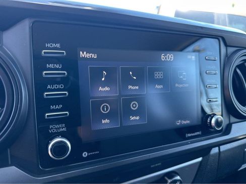 Used 2022 Toyota Tacoma SR RWD image 5