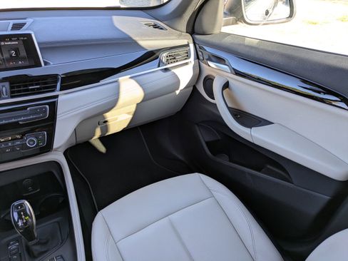 Used 2022 BMW X1 sDrive28i w/ Premium Package image 15