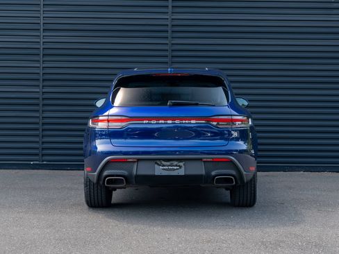 Used 2023 Porsche Macan AWD/4WD image 7