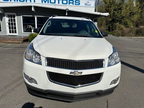 Used 2011 Chevrolet Traverse LS image 2