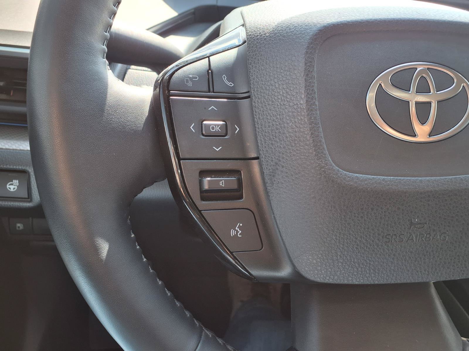 Certified 2024 Toyota Prius XLE FWD image 23