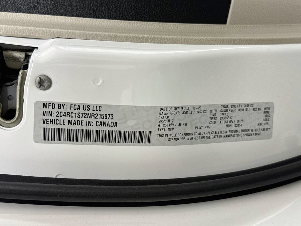 Used 2022 Chrysler Pacifica Limited FWD image 35