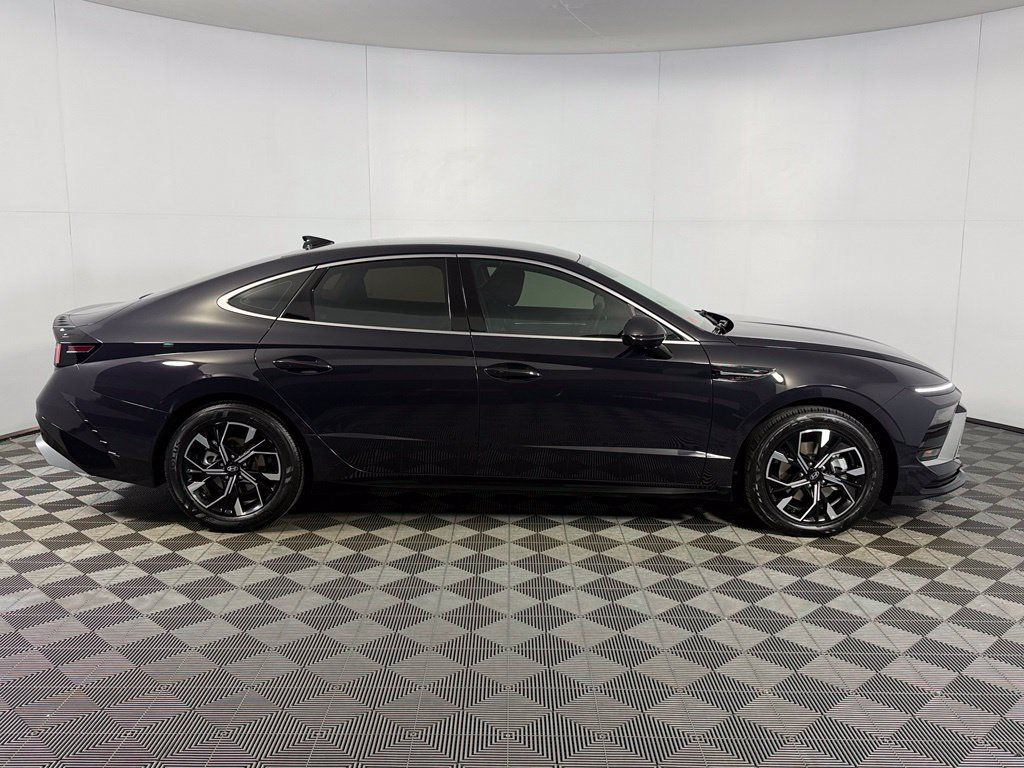 Used 2025 Hyundai Sonata SEL FWD image 5