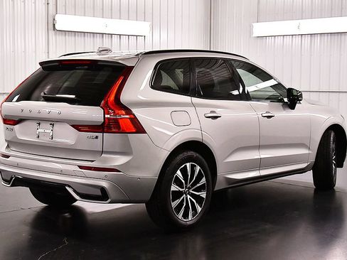 Used 2025 Volvo XC60 B5 Plus AWD/4WD image 7
