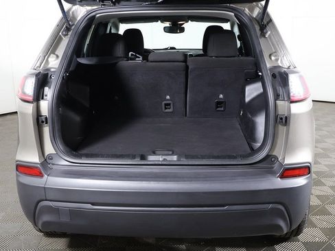 Used 2021 Jeep Cherokee Latitude AWD/4WD image 12