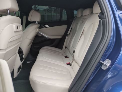 Used 2021 BMW X6 xDrive40i w/ Executive Package image 13