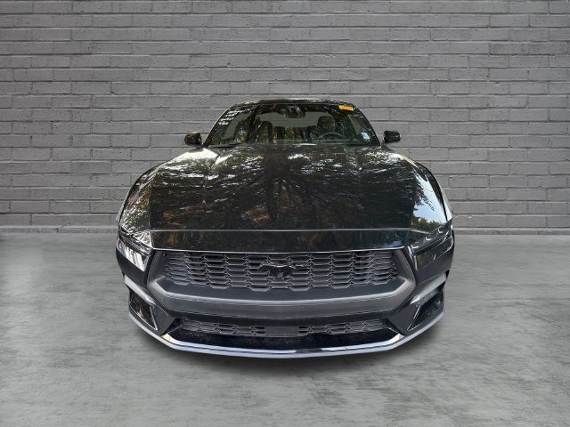 Used 2024 Ford Mustang Coupe RWD image 10
