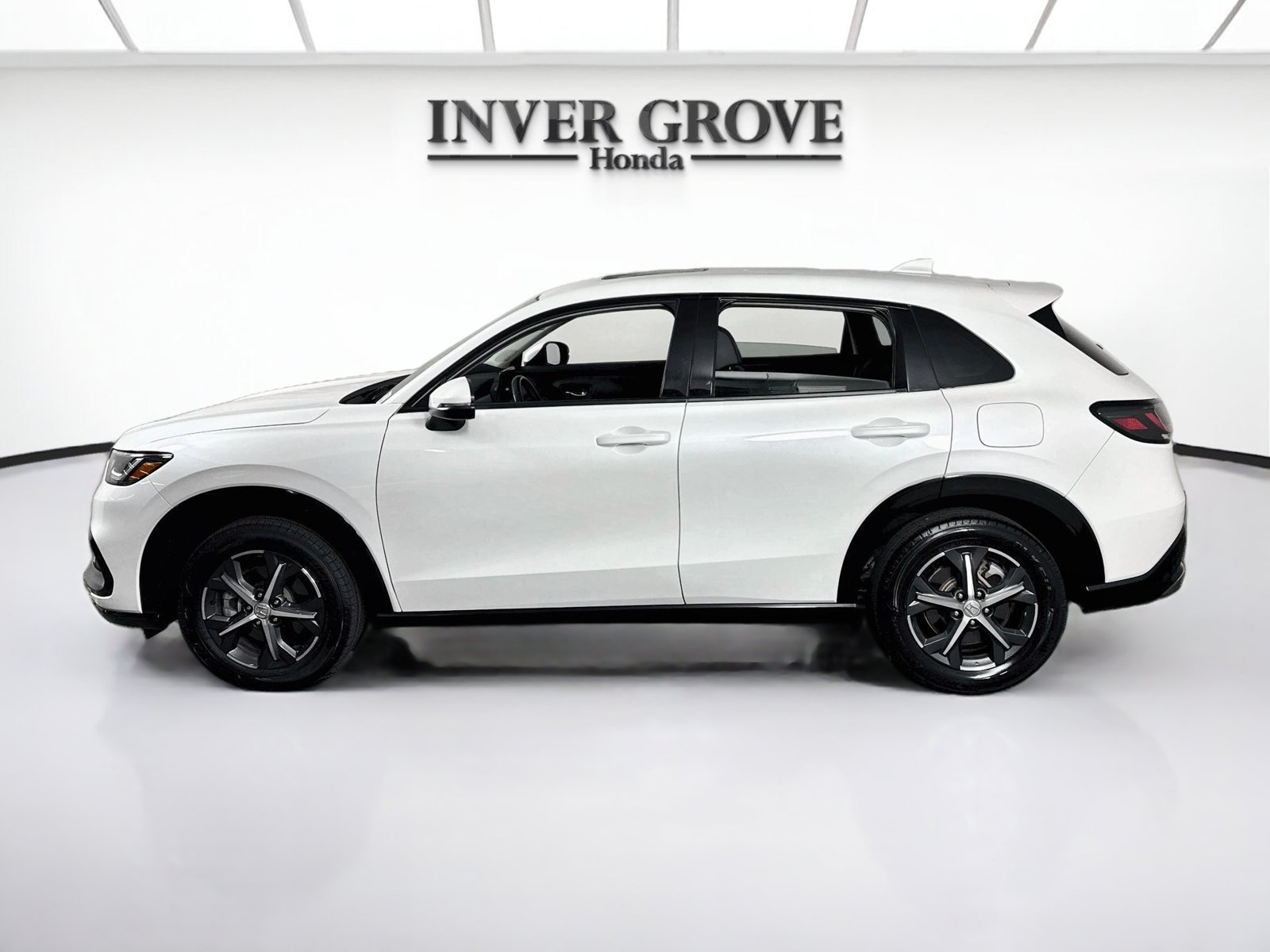 Used 2023 Honda HR-V EX-L image 8