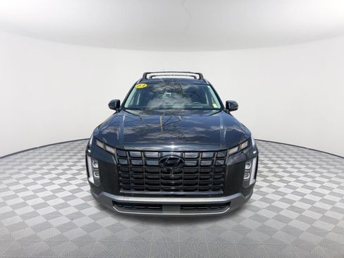 Used 2023 Hyundai Palisade Limited FWD image 2