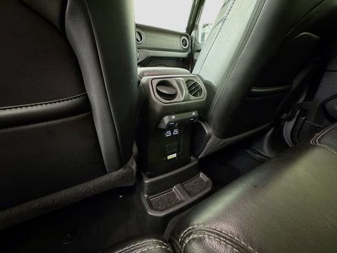 Used 2023 Jeep Wrangler Unlimited Sahara AWD/4WD image 30