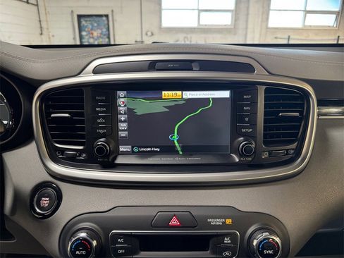 Certified 2020 Kia Sorento SX image 19