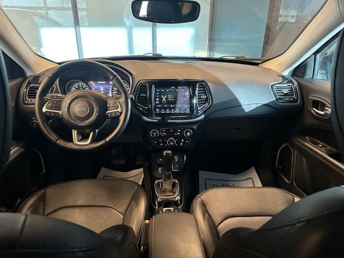 Used 2021 Jeep Compass Limited w/ Sun and Sound Group AWD/4WD image 9